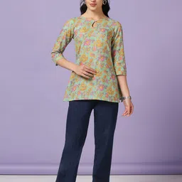 FASHION DREAM Floral Print Keyhole Neck Three-Quarter Sleeves Cotton Top image 4