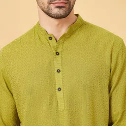indus route by pantaloons Men Solid Viscose Rayon Straight Kurta image 5
