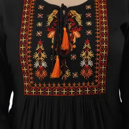 dmp fashion Casual Regular Sleeves Embroidered Women Black Top image 4