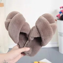 bleqys Slipper For Women's Flip Flops Fur Winter Fashion Anti Skid Slip Soft Warm Cloth Woolen Winter House Slippers for Women Girls image 2