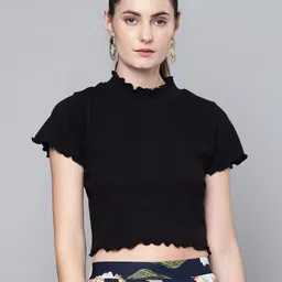 SASSAFRAS Black Lettuce Edges Crop Top-picture-22