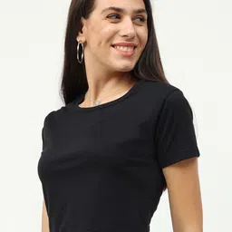 Fleximaa Black Solid Crop Top image 4