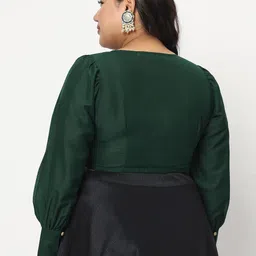 studio rasa Solid Square Neck Sheen Crop Top image 4