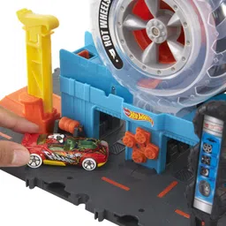 hot wheels City Super Twist Tire Shop Playset image 4