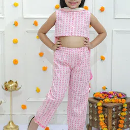 Ka-mee Girls Floral Printed Round Neck Sleeveless Regular Kurta Set With Jacket image 4