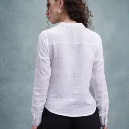 roadster Women Regular Fit Solid Casual Shirt image 4