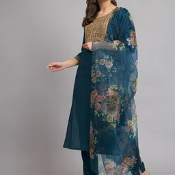 vredevogel Women Silk Blend Kurta Pant Dupatta Set image 2