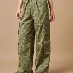 bewakoof Women Cargos image 1
