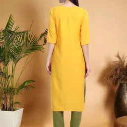 7Threads Selection Of 2 Colour blocked Printed Round Neck Kurtas image 5