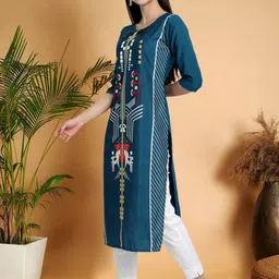 7Threads Selection Of 5 Abstract Motifs Printed Round Neck Straight Kurtas image 4
