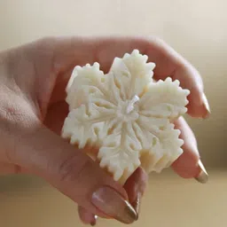 aromatic fables Christmas Snowflake (Set of 3) White Wax Decorative Candles image 2