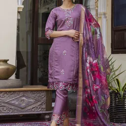 vredevogel Women Silk Blend Kurta Pant Dupatta Set image 1