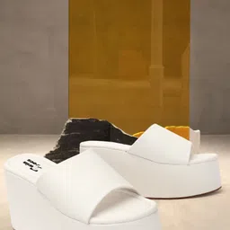 twin toes Women Wedges Sandal image 1