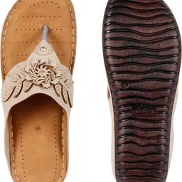 twin toes Women Flats Sandal image 4