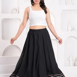 maquien Women Solid Flared Black Skirt image 3