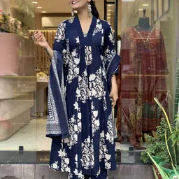 samiksha textile Printed Kurta, Palazzo & Dupatta Set image 3