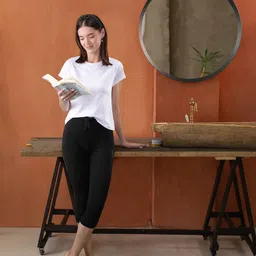 Van Heusen Women Reflective Trim Lounge Capris-picture-41