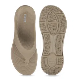NEOZ Men Textured Thong Flip-Flops image 5