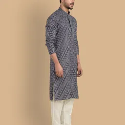 trends of ethnic Men Geometric Print Cotton Silk Straight Kurta image 3