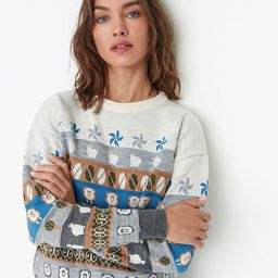 Trendyol Women Off White & Grey Printed Acrylic Pullover-picture-45