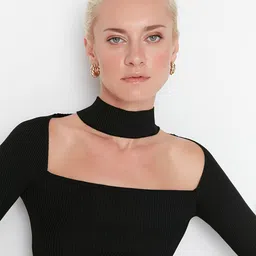 Trendyol Women Black Solid Co-Ords image 4