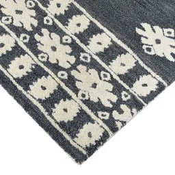 Grey Geometric Wool 4 ft x 6 ft Hand Tufted Carpet by Saraswati Global image 5