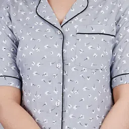 mintmarie Women Night Suit Set Silver Geometric Print image 4