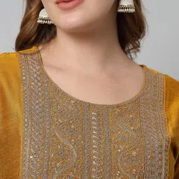 vredevogel Women Silk Blend Kurta Pant Set image 4