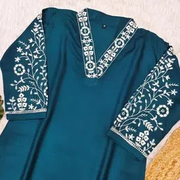 citytalk Women Cotton Blend Kurti Pant Set image 3