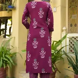 laher fashion Women Cotton Blend Kurti Pant Set image 2