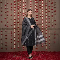 fems Women Pure Cotton Kurta Pant Dupatta Set image 4