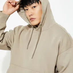 max Men Full Sleeve Solid Hooded Sweatshirt image 2
