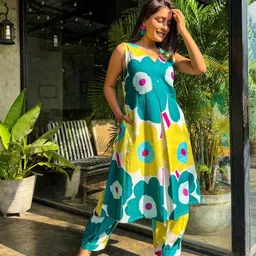 diggiwal Women Viscose Rayon Kurta Pant Set image 2