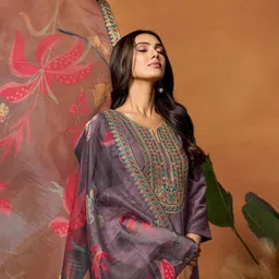 youthnic Women Silk Blend Kurta Salwar Dupatta Set-picture-24