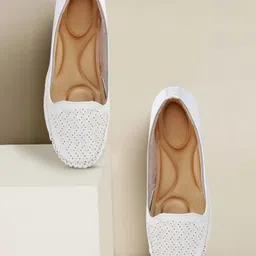 saanvishubh Bellies For Women image 1