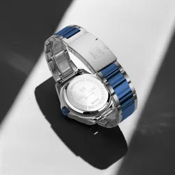 naviforce Square Unique temperament Silver Blue bracelet strap with Blue dial Analog Watch - For Men NF9240 professional craftmanship timepeice image 2