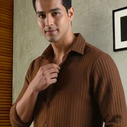 metronaut Men Regular Fit Solid Spread Collar Casual Shirt image 5