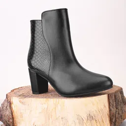 roadster Comfortable Outdoor Synthetic Leather Boots For Women-picture-29