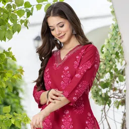 kjfab Women Printed Pure Cotton Straight Kurta image 3