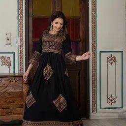 daevish Women Printed Viscose Rayon Anarkali Kurta image 4