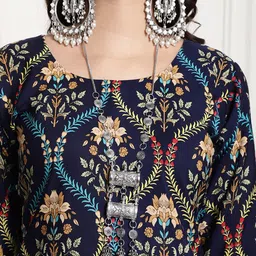 1 stop fashion Women Printed Crepe Straight Kurta image 4
