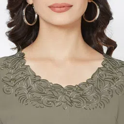 go.4.it Casual Regular Sleeves Embroidered Women Grey Top image 4