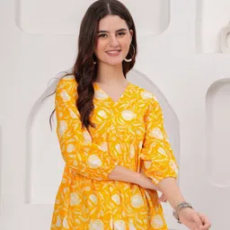 kleesi Casual Regular Sleeves Floral Print Women Multicolor Top-picture-10