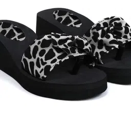 skytrap Stylish Comfortable and Trending Checkered Flip Flops Slide Combo of 2 Women Slides image 4