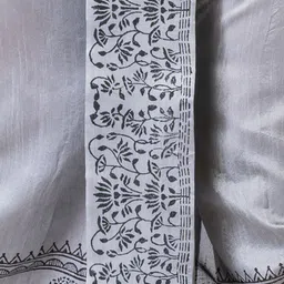 Nakshi Floral Print Men Dhoti image 5