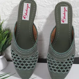 shokiya Women Flats Sandal-picture-32
