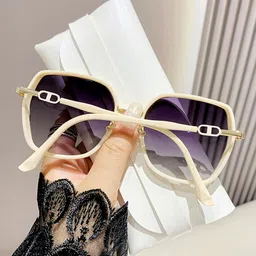 eyedens UV Protection Over-sized, Retro Square Sunglasses (Free Size) image 2