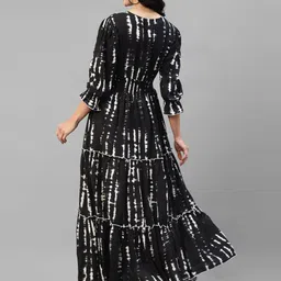 kelpies Printed Crepe Stitched Straight Gown image 2