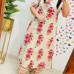 deeda Women Floral Print Cotton Blend A-line Kurta image 3