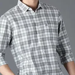 jai textiles Men Slim Fit Checkered Spread Collar Casual Shirt image 4